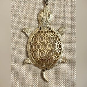 Vintage Gold Tone Turtle necklace